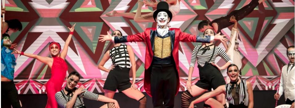 Show artístico de circo — EPA Creatividad